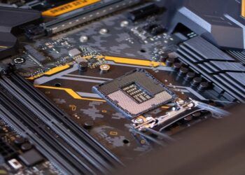 Choosing the Right Computer for Cybersecurity: Key Considerations