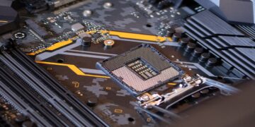 Choosing the Right Computer for Cybersecurity: Key Considerations