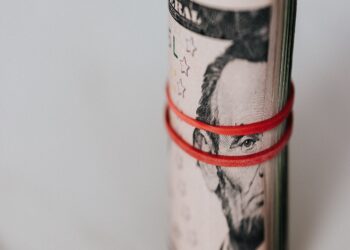 Understanding the Influence of Interest Rates on Borrowing and Saving