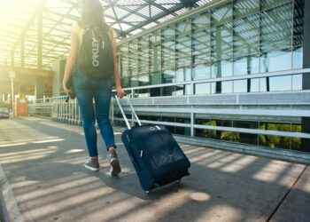 How to Travel on a Budget: Money-Saving Tips