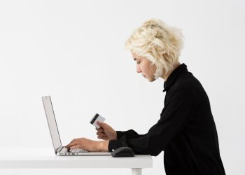 The Evolution of Consumer Choice and Global Logistics in Online Retail